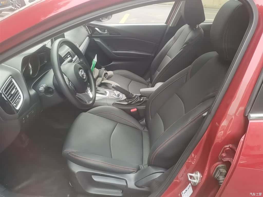 Mazda Mazda3, 2015 15