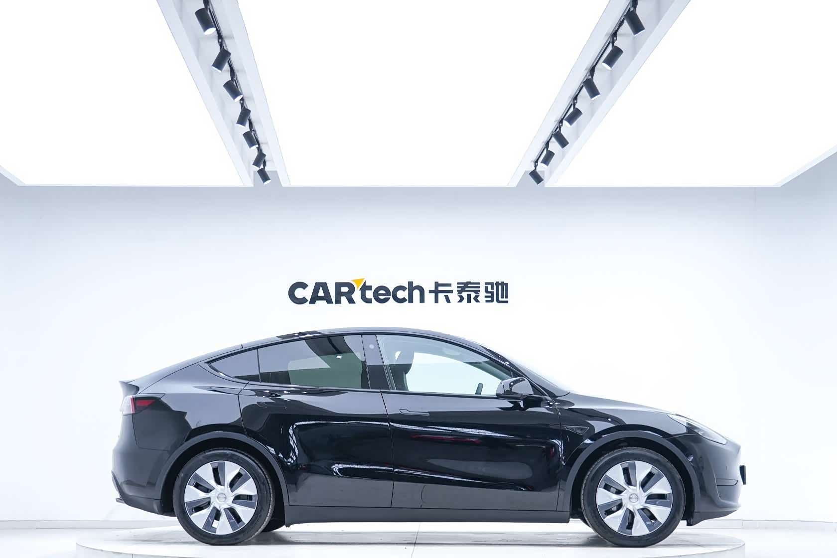 Tesla Model Y, 2022 2