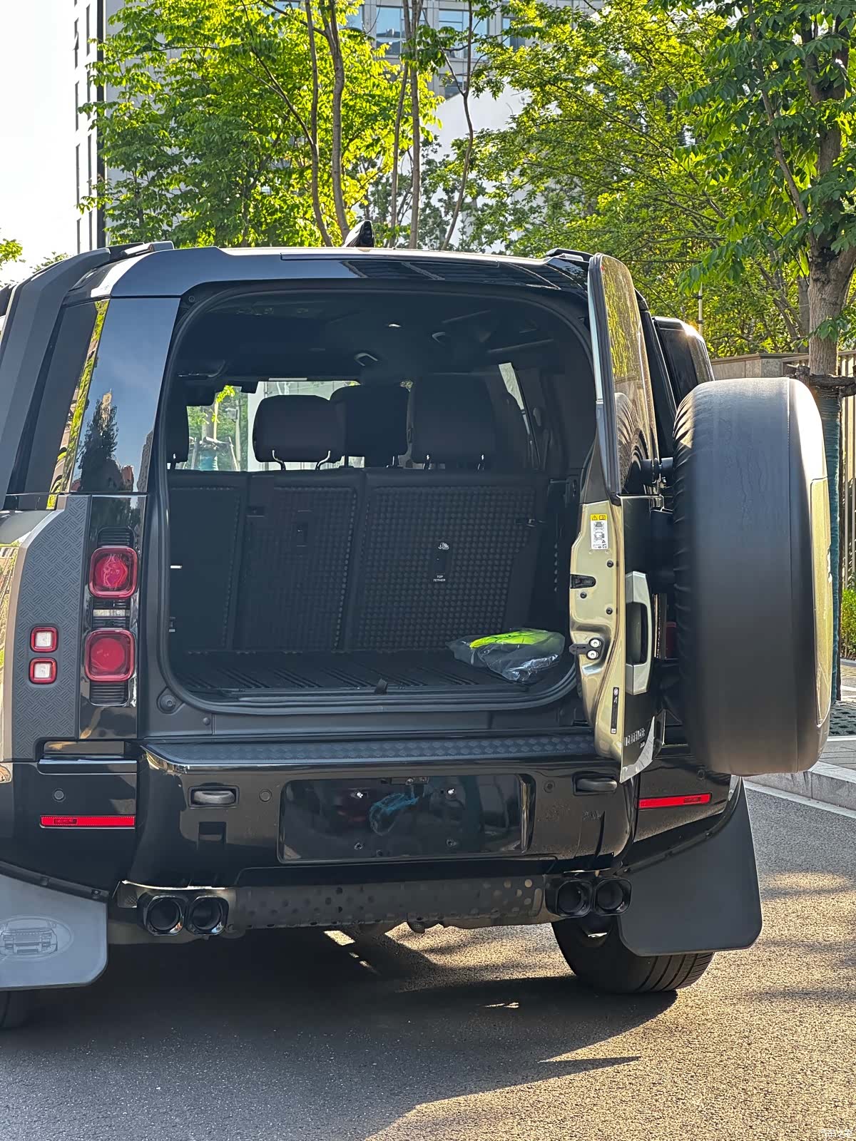 Land Rover Defender, 2022 13