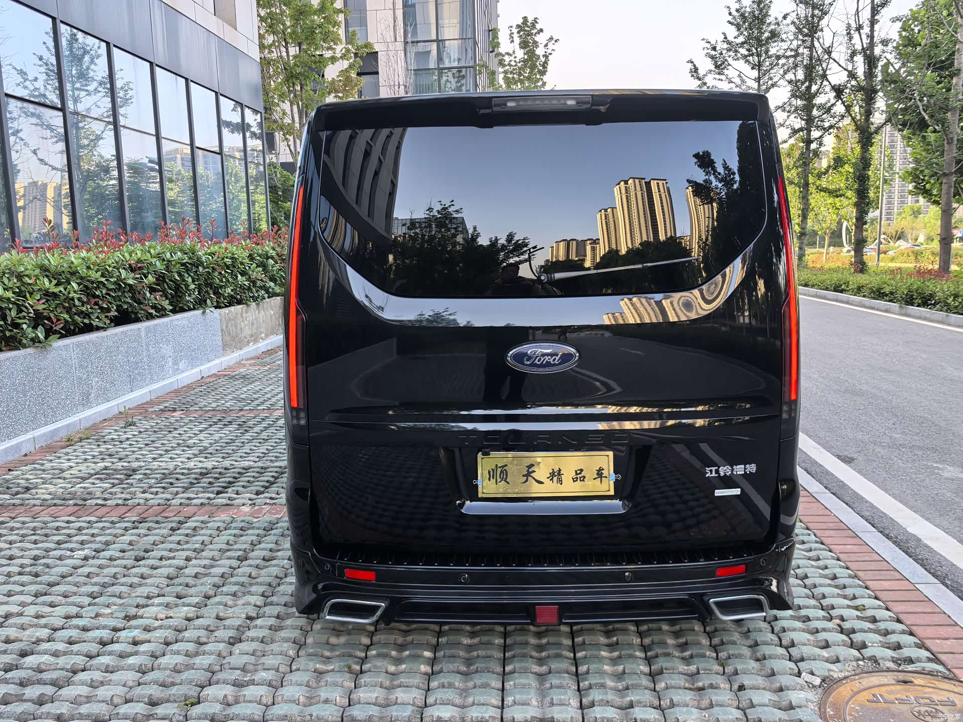 Ford Tourneo, 2023 все фото
