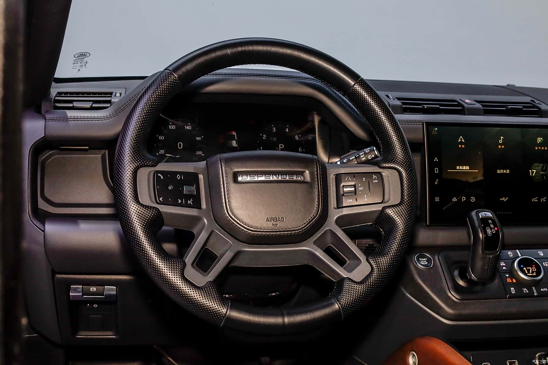 Land Rover Defender, 2023 4