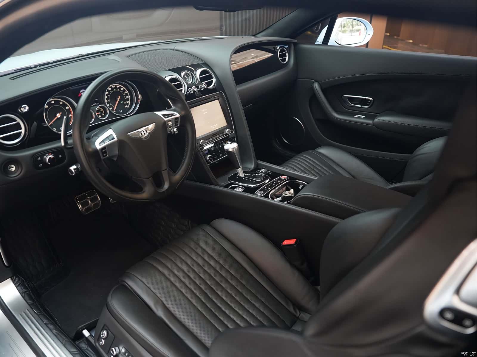 Bentley Continental GT, 2019 14