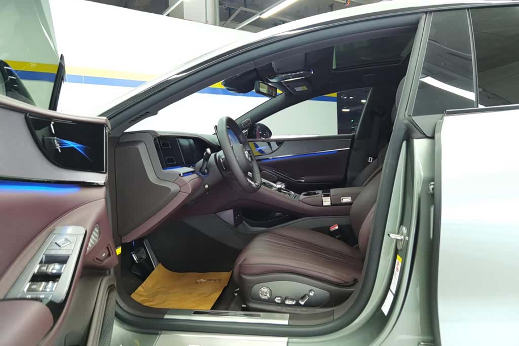 Denza Z9GT, 2025 9