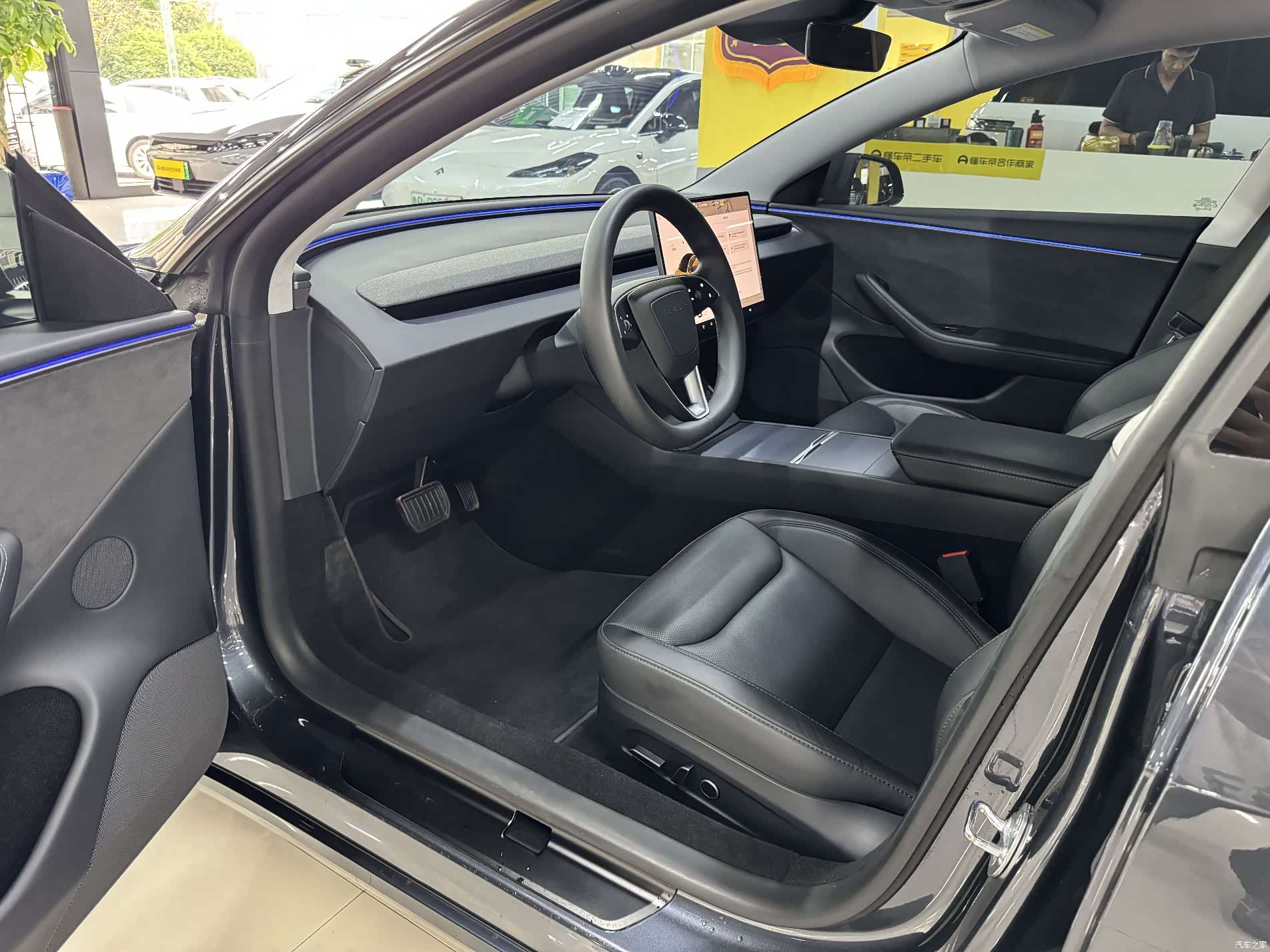 Tesla Model 3, 2025 4