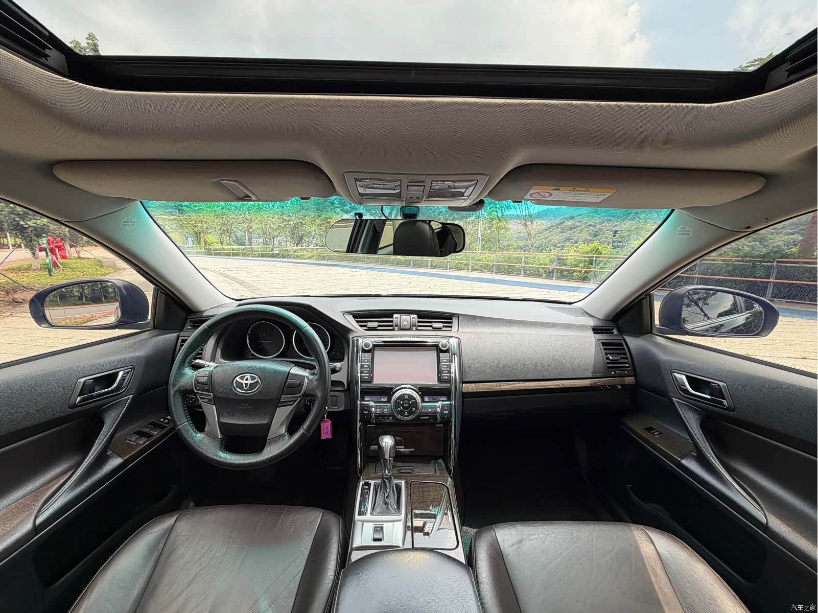 Toyota 2.5V, 2014 9