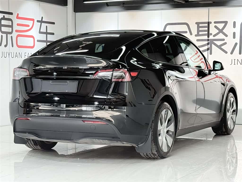 Tesla Model Y, 2023 6