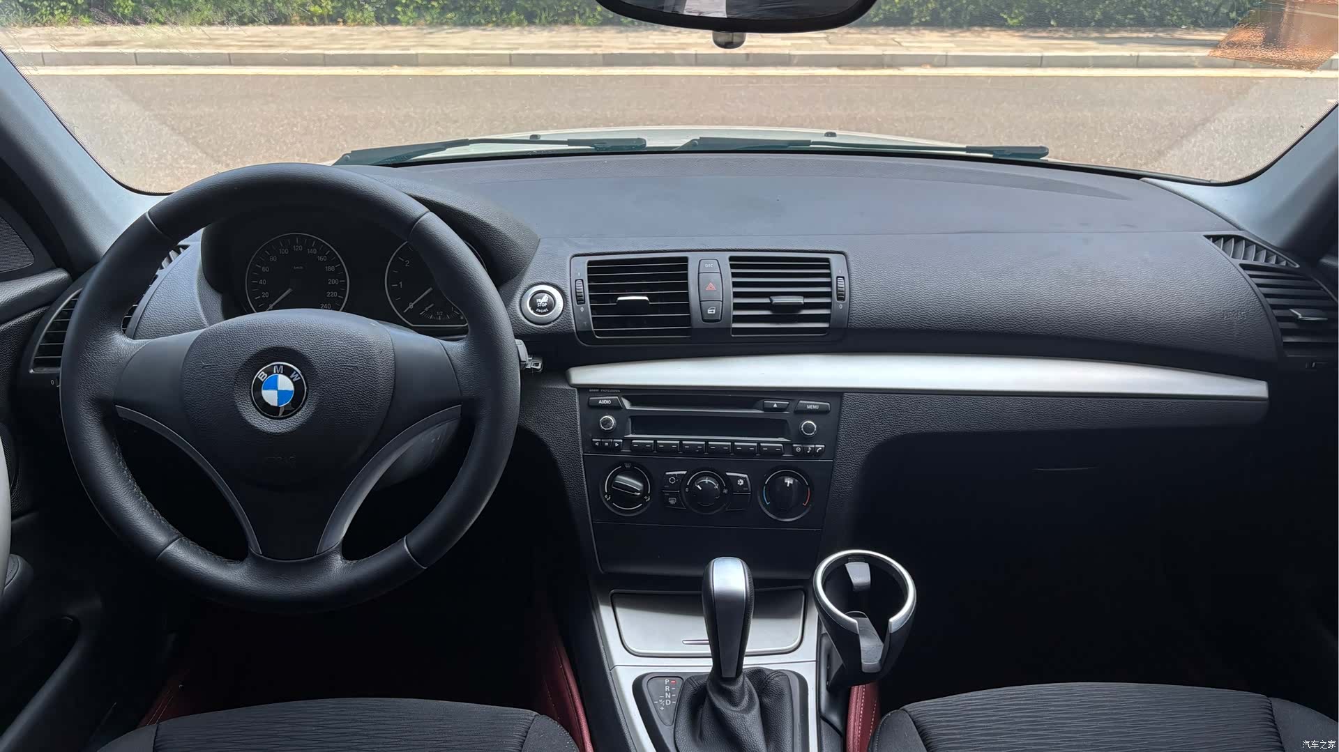 BMW 1 Series, 2011 16