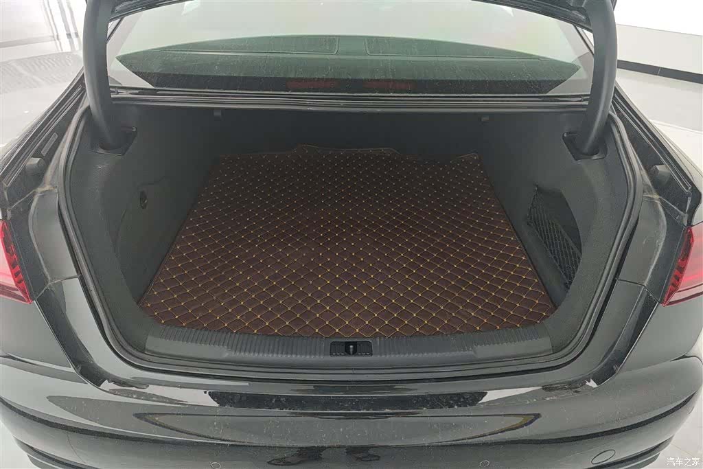Audi A6L, 2018 4