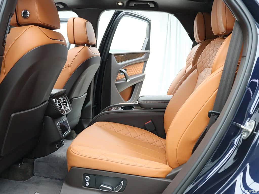 Bentley Bentayga, 2019 6