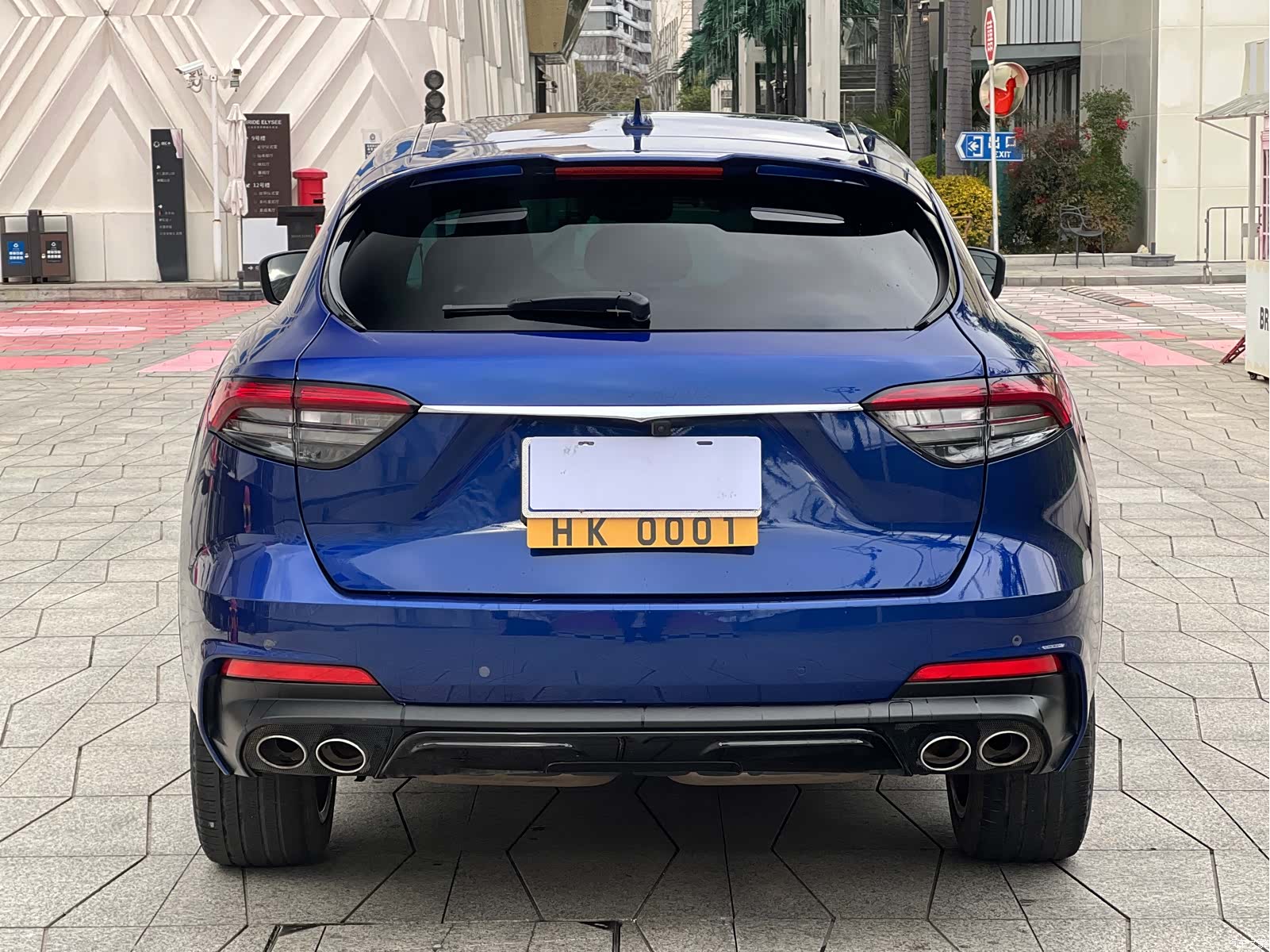 Maserati Levante, 2023 все фото
