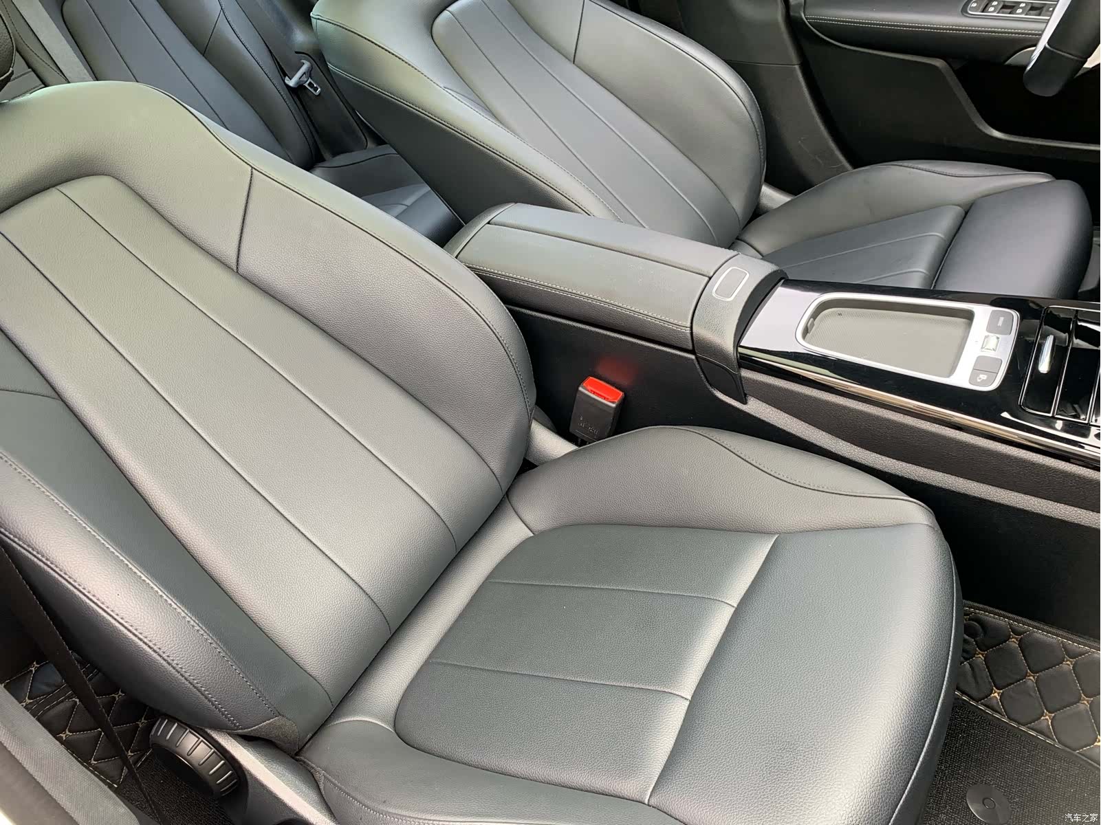 Mercedes-Benz A-Class, 2024 28