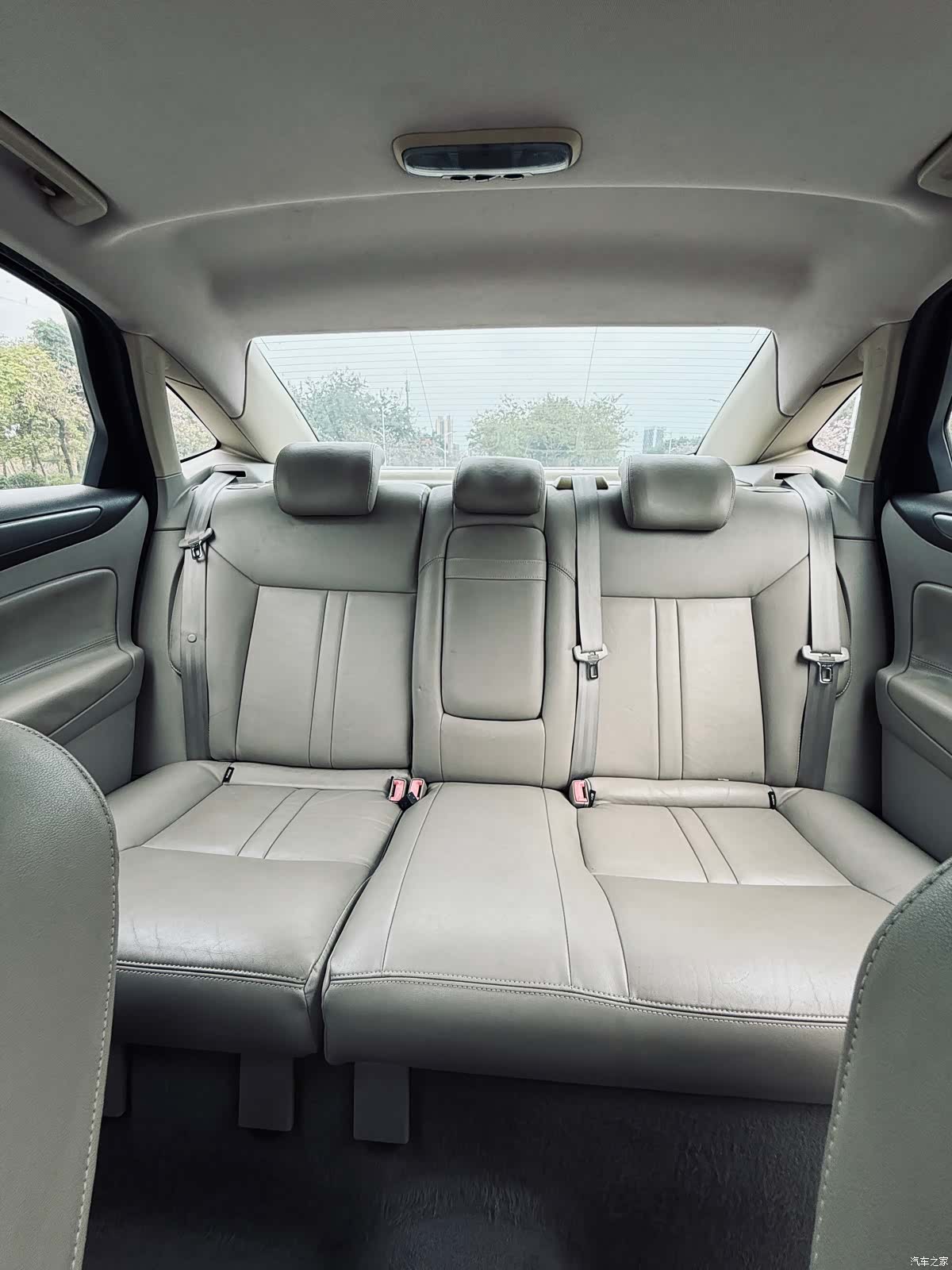 Ford Mondeo, 2011 28
