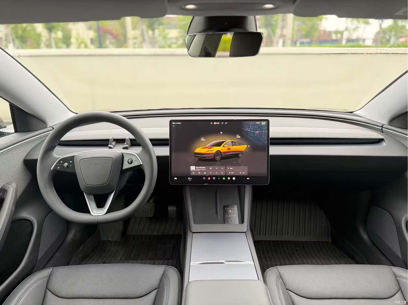 Tesla Model 3, 2025 4