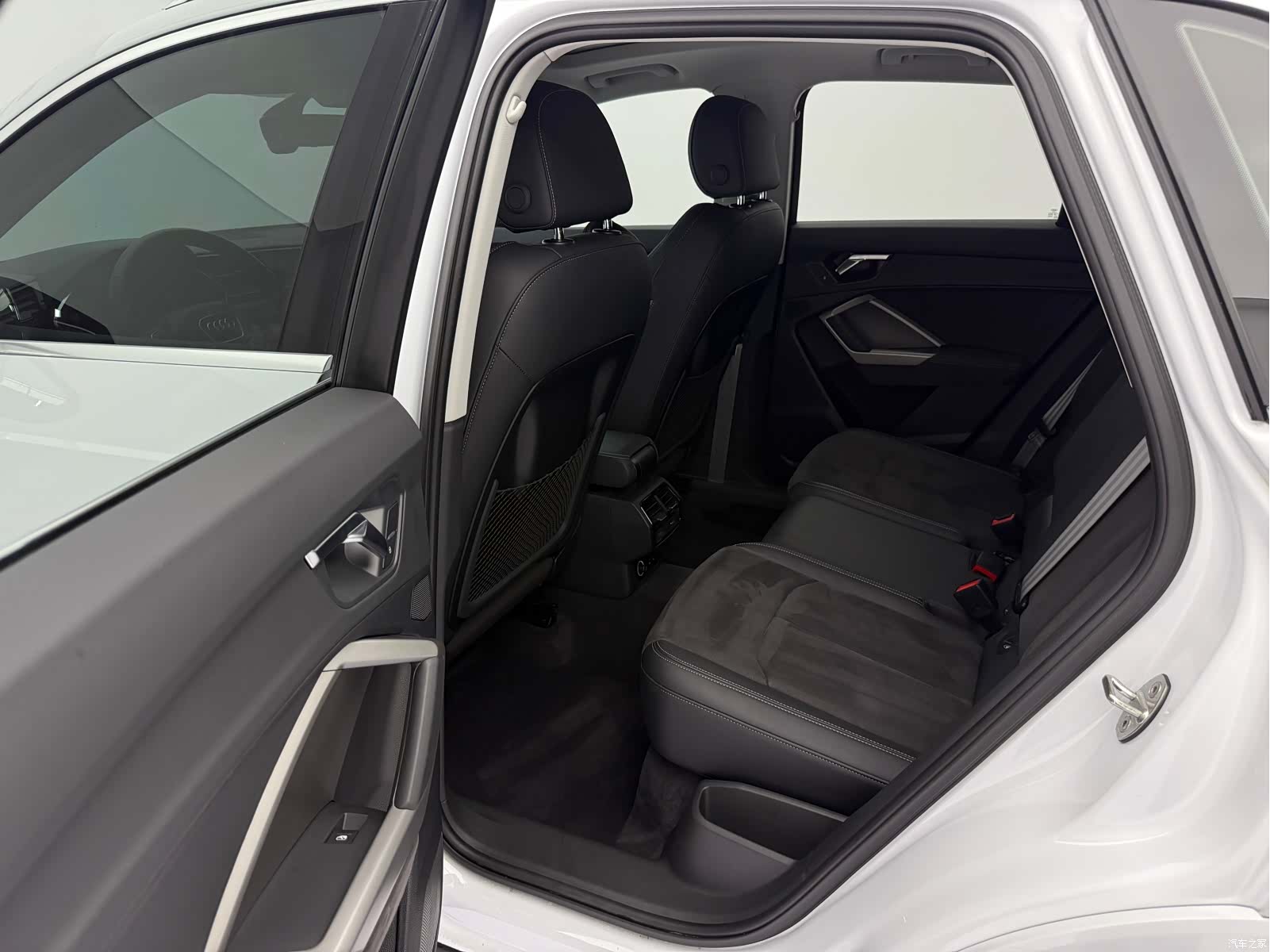 Audi Q3, 2023 11
