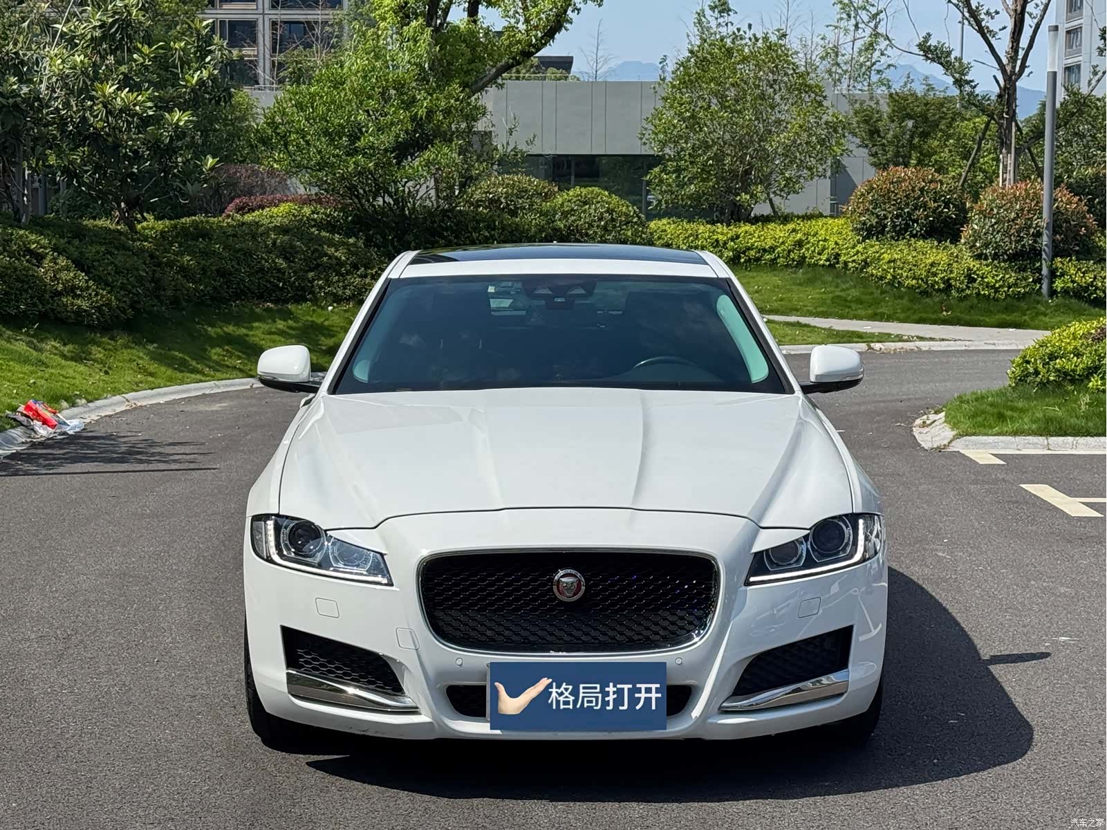 Jaguar XF, 2016 1