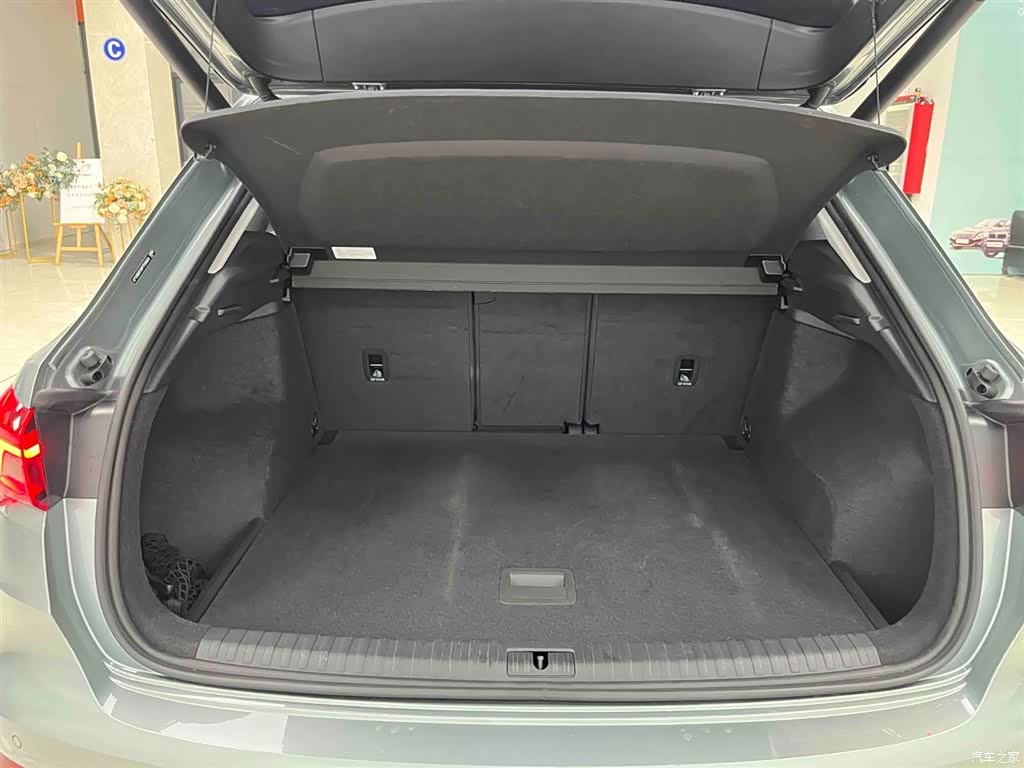Audi Q3, 2023 17