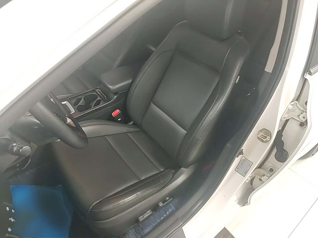 Hyundai DLX, 2016 15