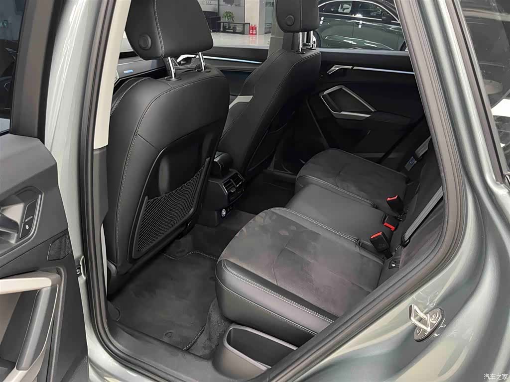 Audi Q3, 2023 13
