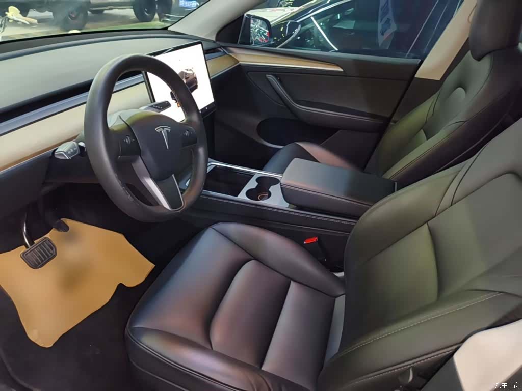 Tesla Model Y, 2022 15