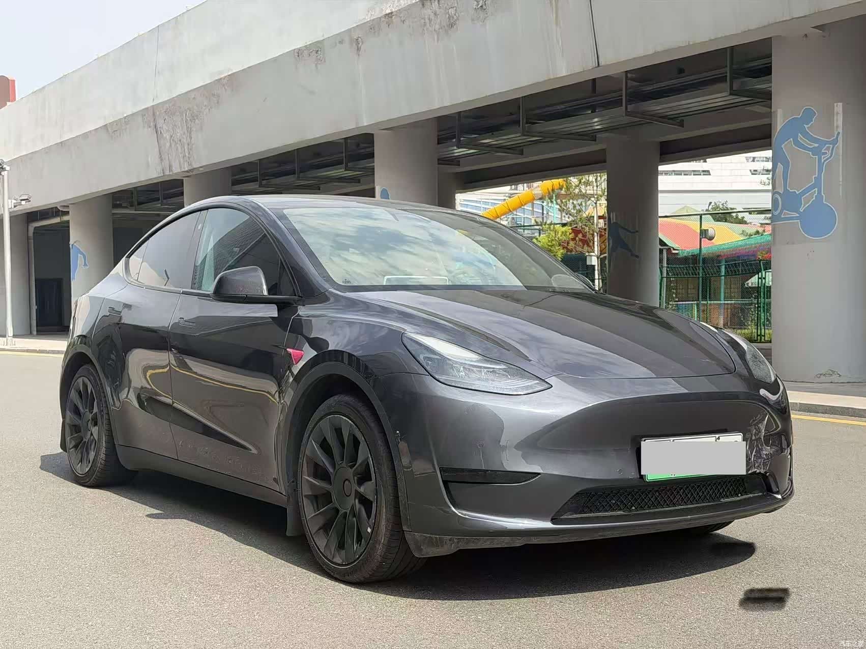 Tesla Model Y, 2023 3
