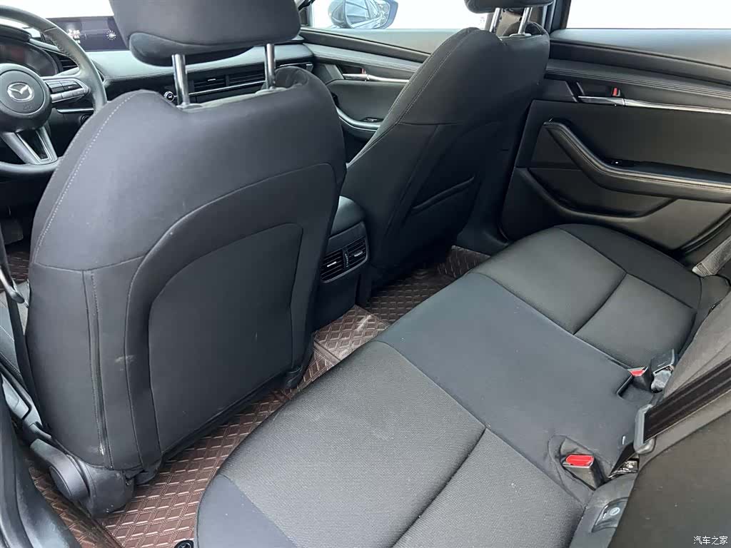 Mazda Mazda3, 2022 28