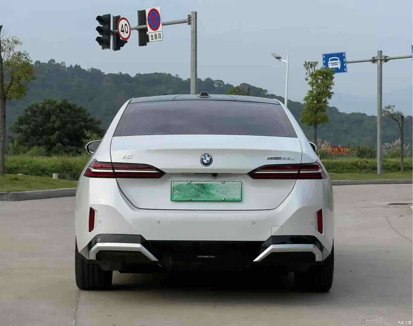 BMW i5, 2025 4