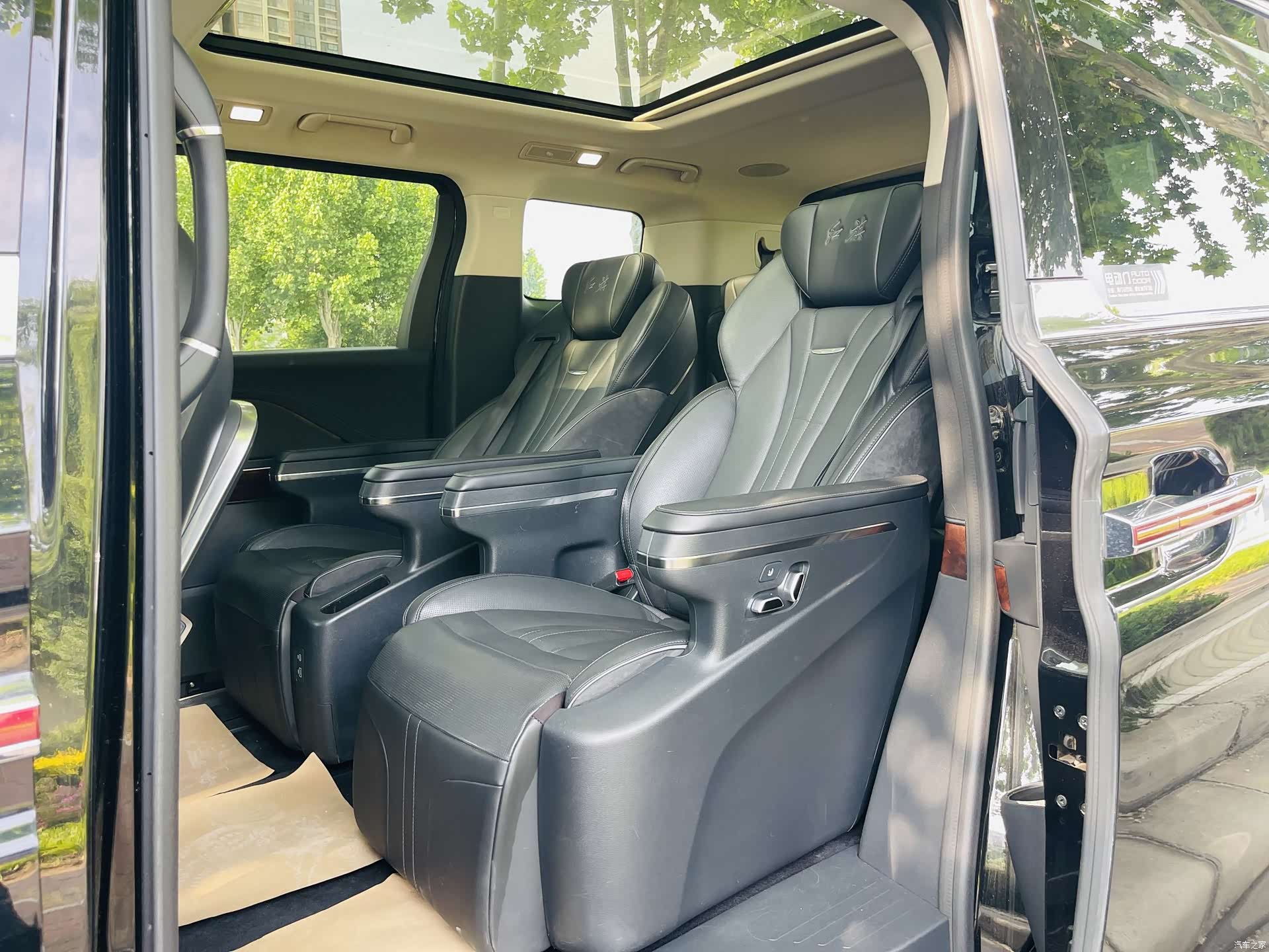 Hongqi HQ9, 2023 23