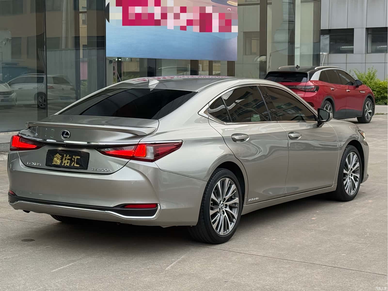 Lexus ES, 2019 9
