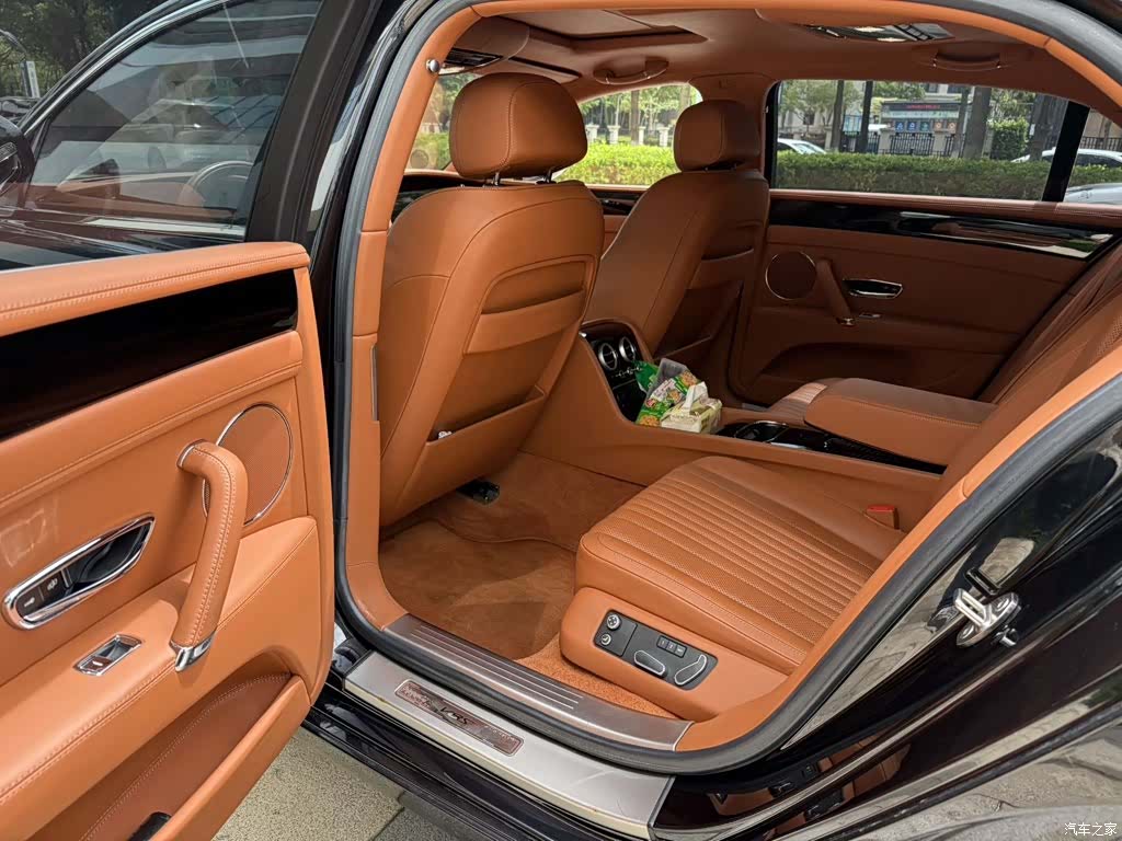 Bentley Flying Spur, 2018 7