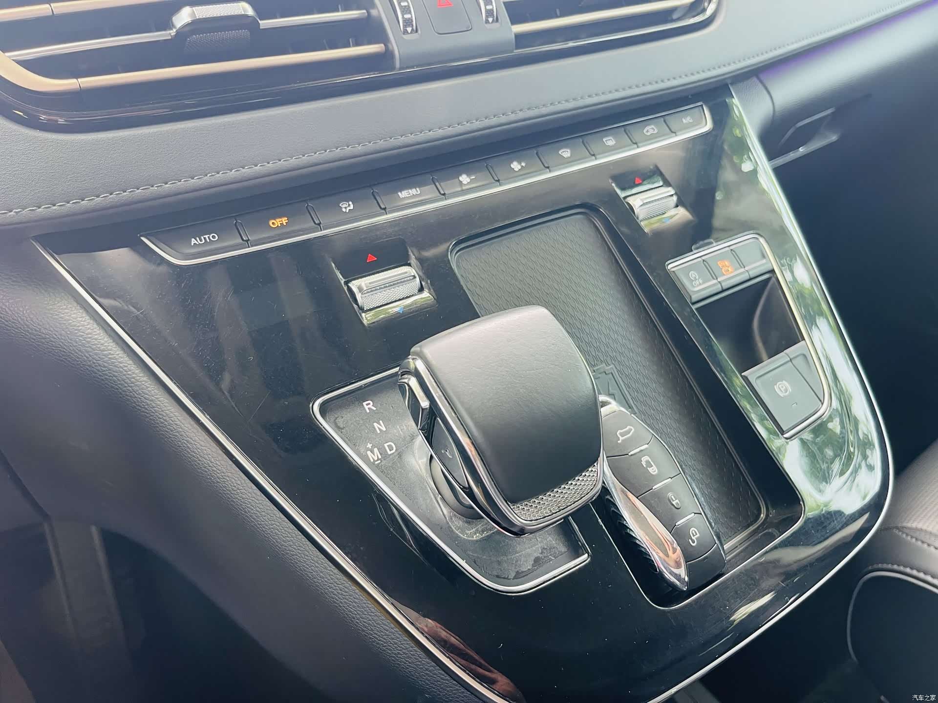Hongqi HQ9, 2023 12