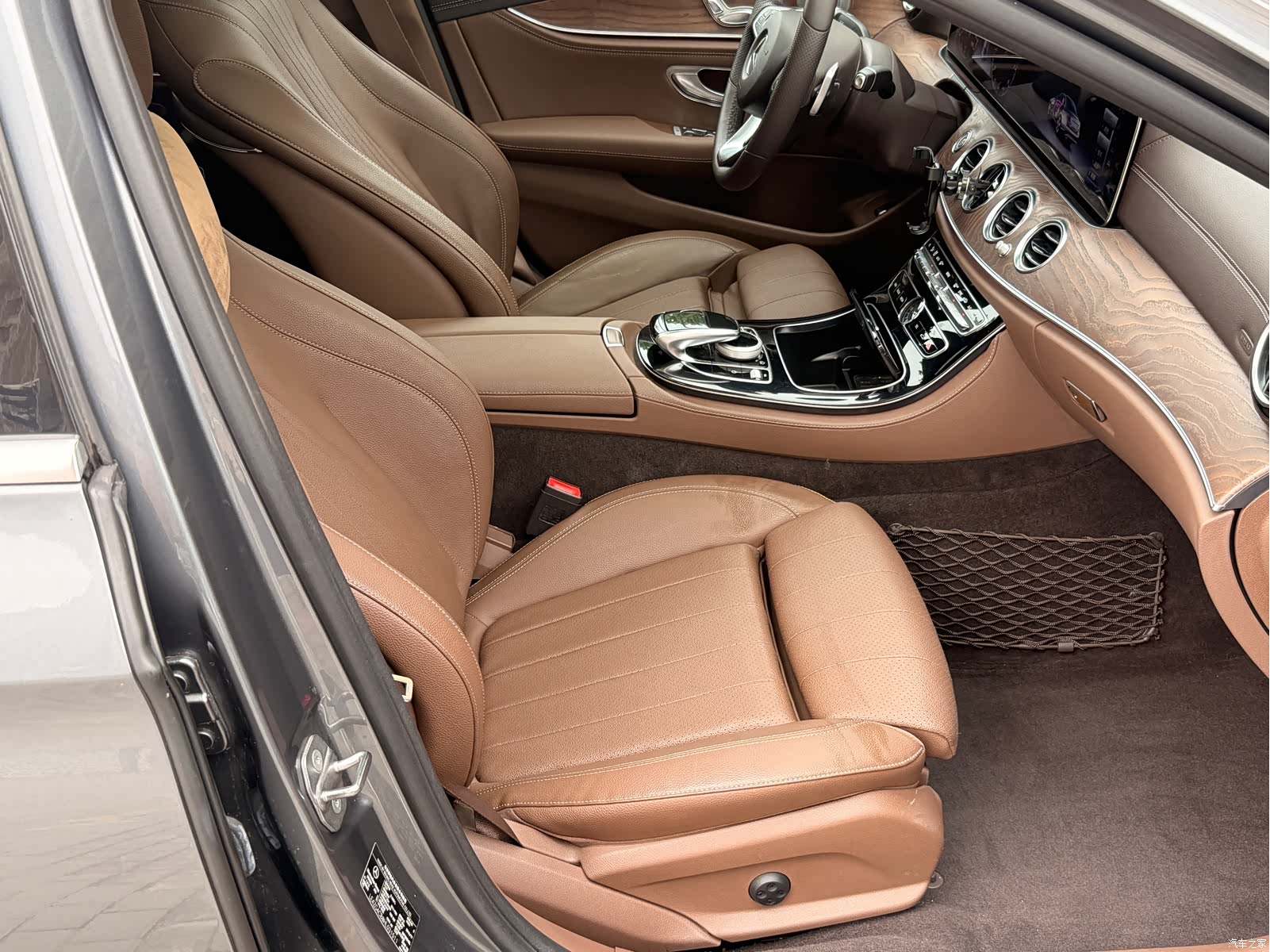 Mercedes-Benz E-Class, 2017 11
