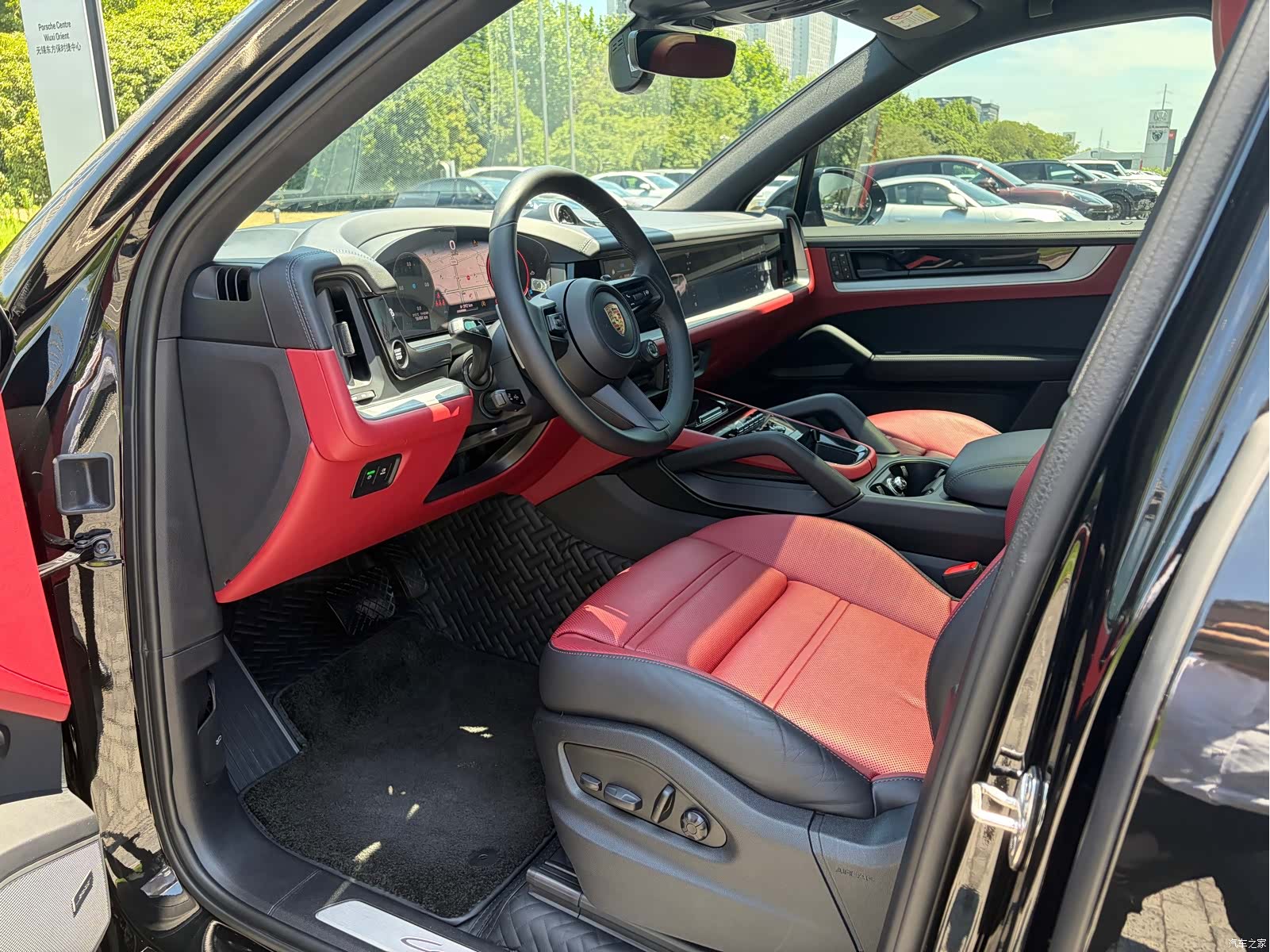 Porsche Cayenne, 2025 12