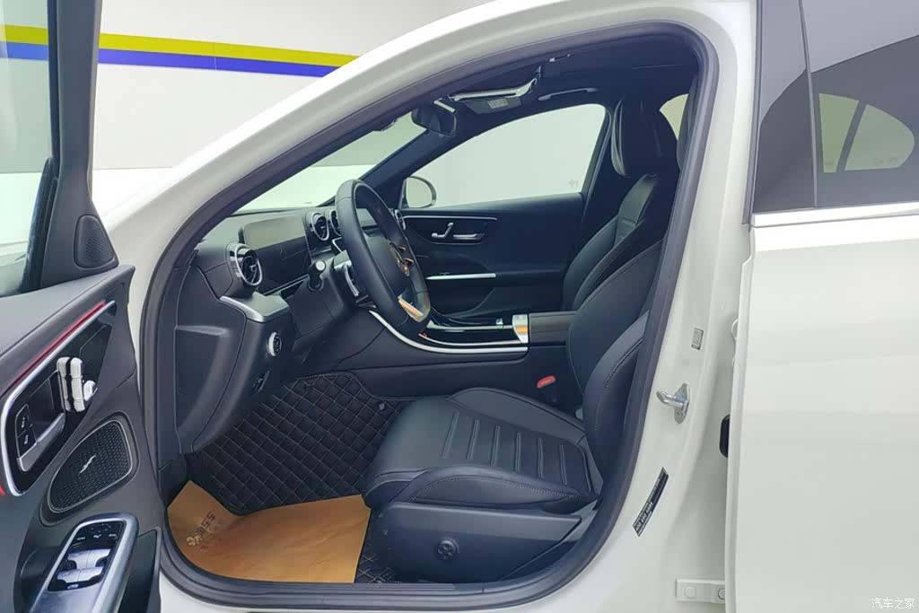 Mercedes-Benz C-Class, 2024 9