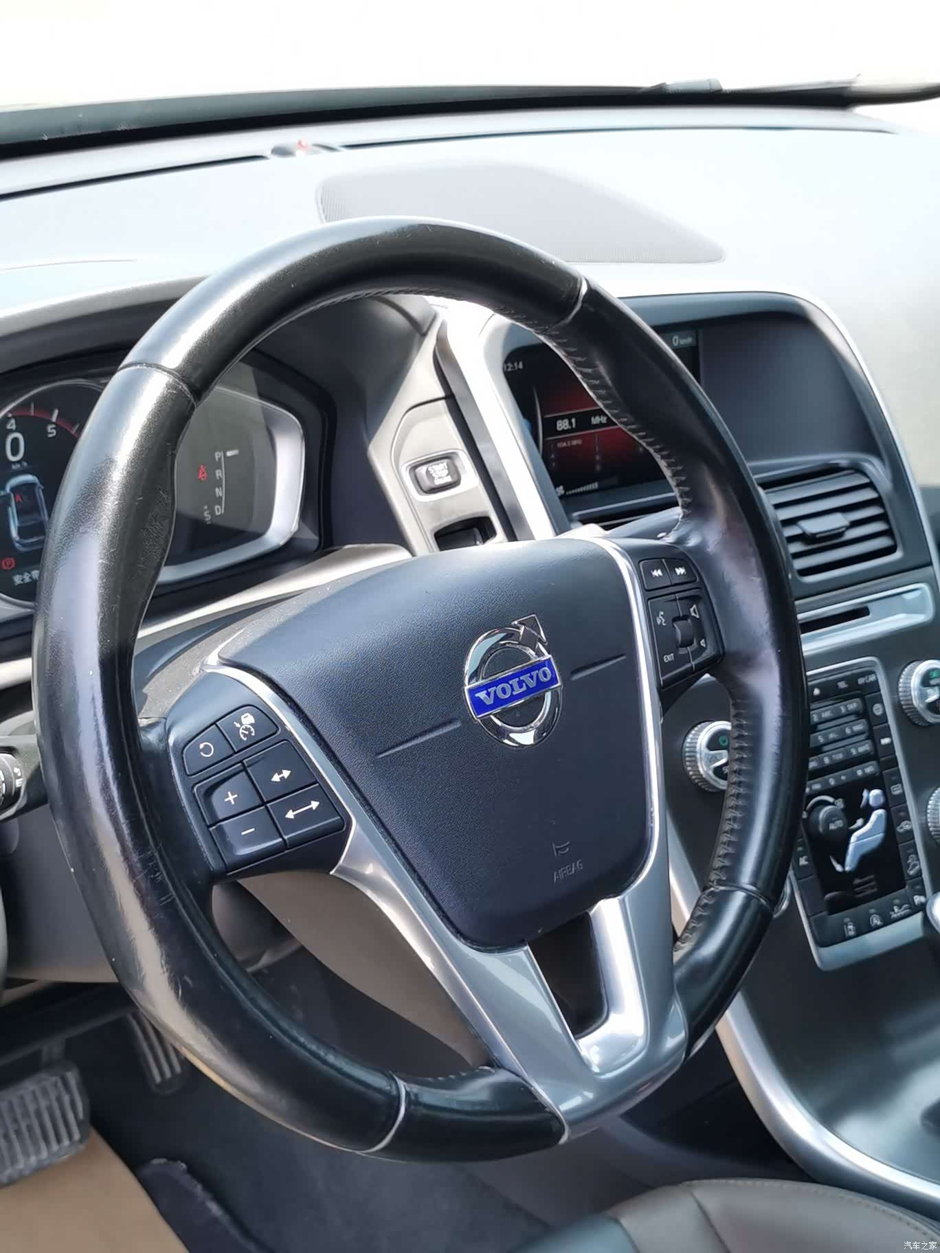 Volvo XC60, 2015 все фото