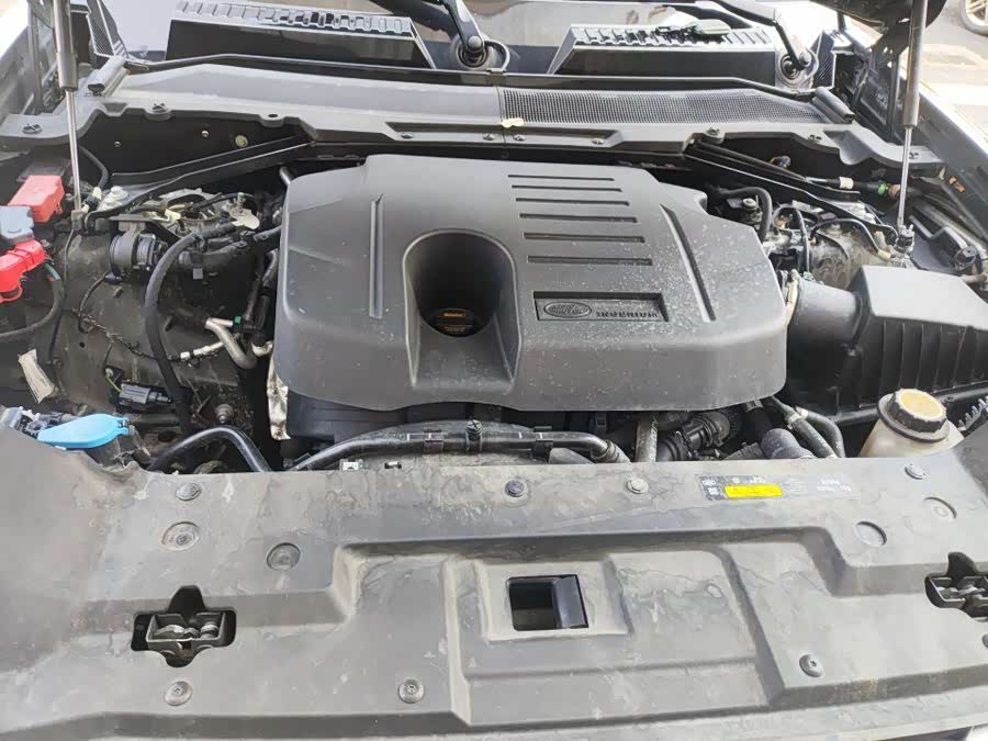 Land Rover Defender 2023, фото 11