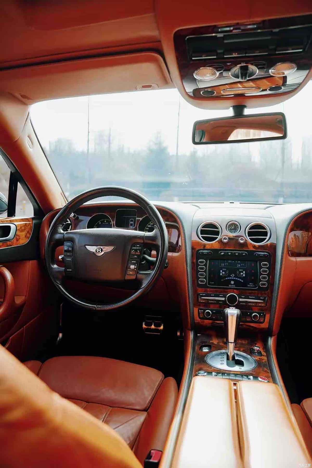 Bentley Flying Spur, 2008 8