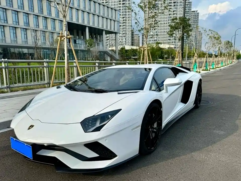 Lamborghini Aventador