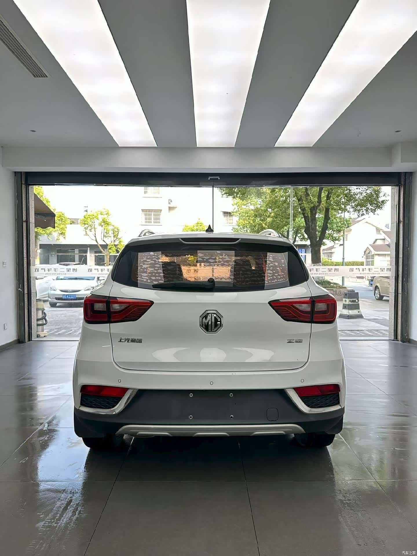 MG ZS, 2017 8