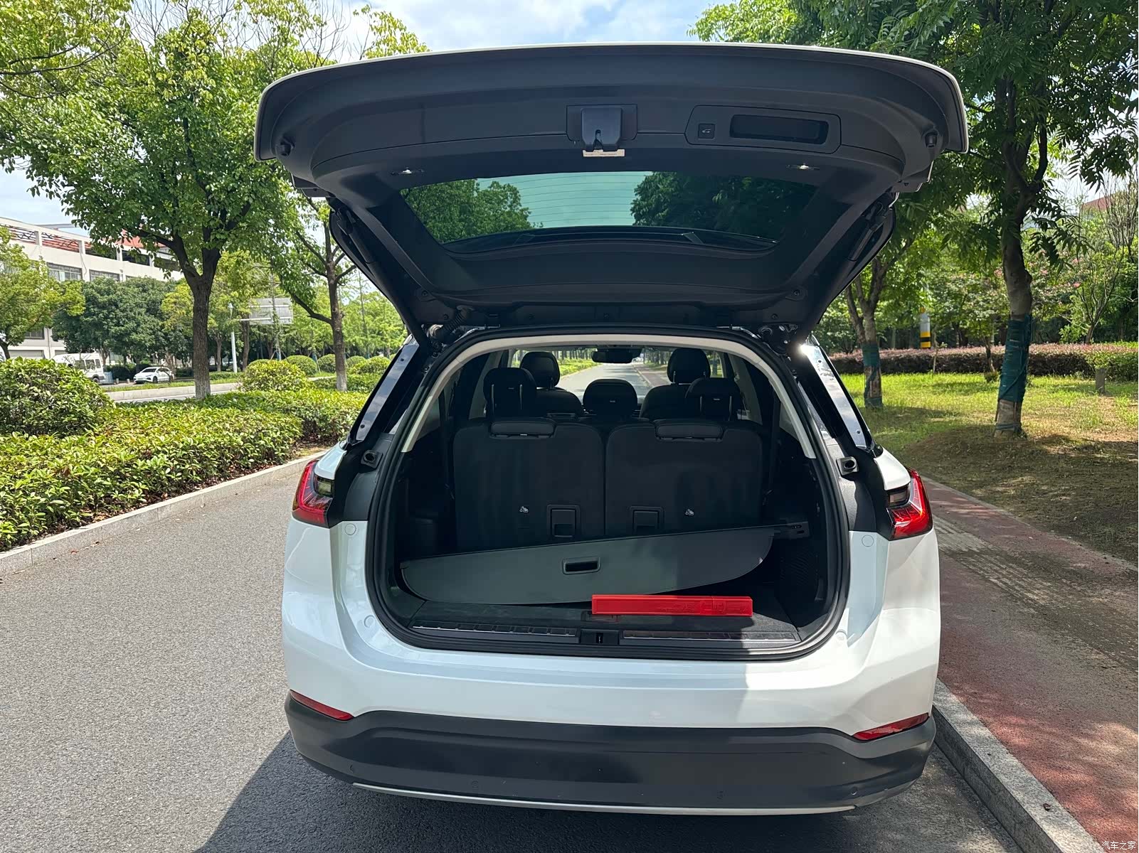 NIO ES8, 2019 16