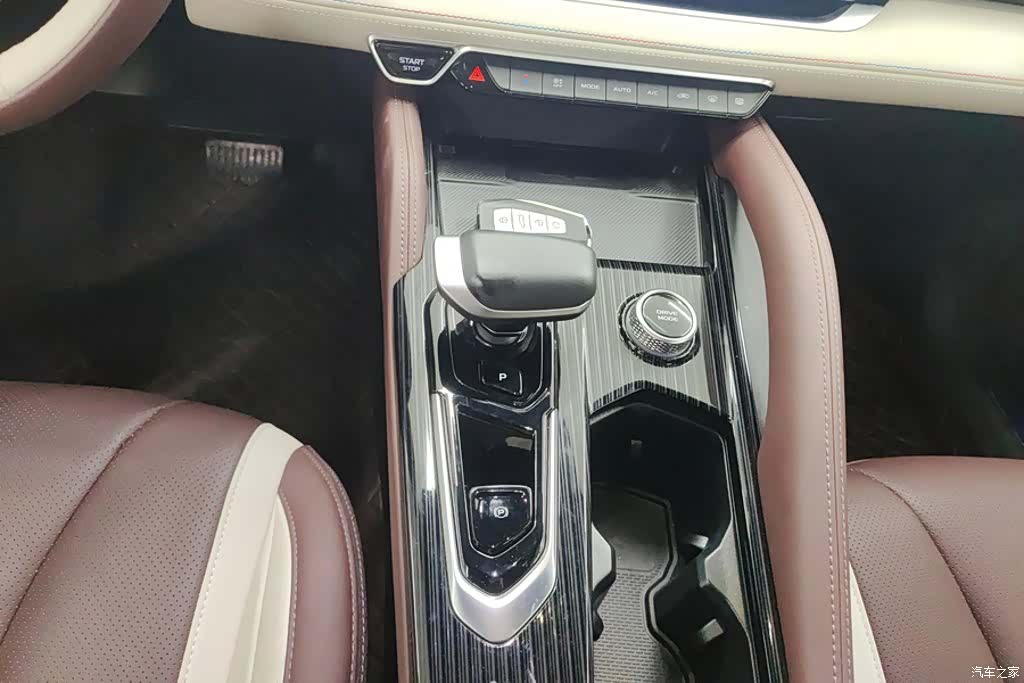 Geely Xingyue L, 2025 16