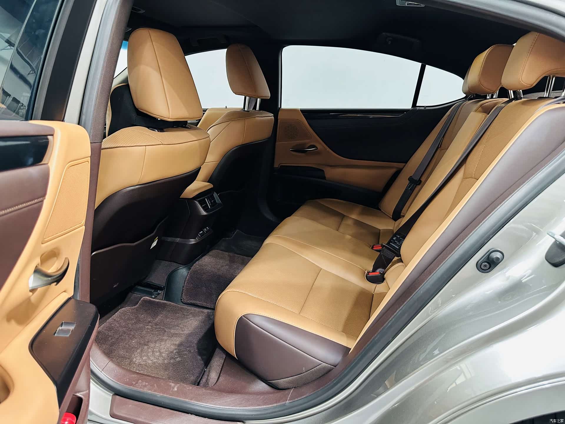 Lexus ES, 2021 8