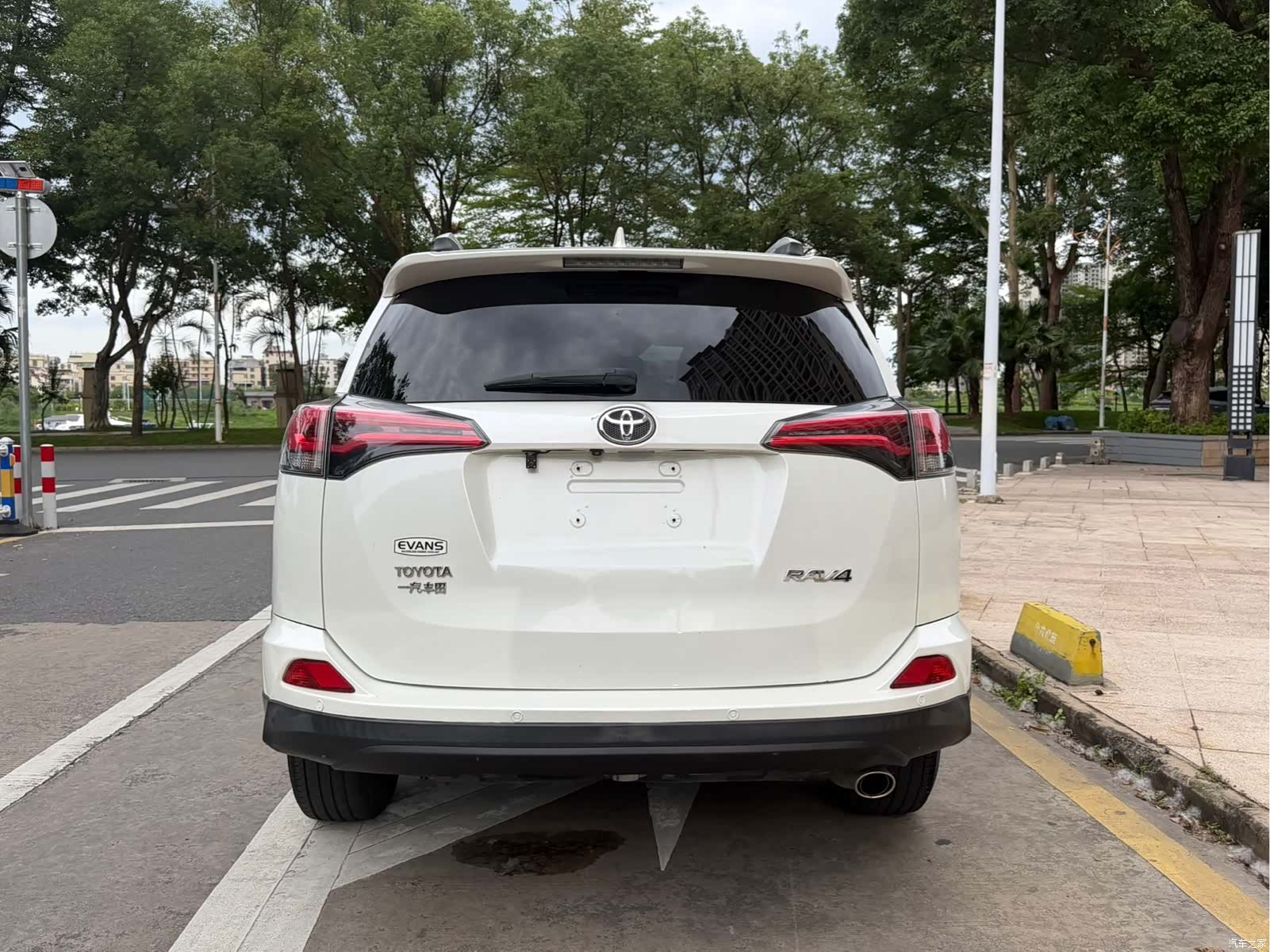 Toyota RAV4, 2017 8