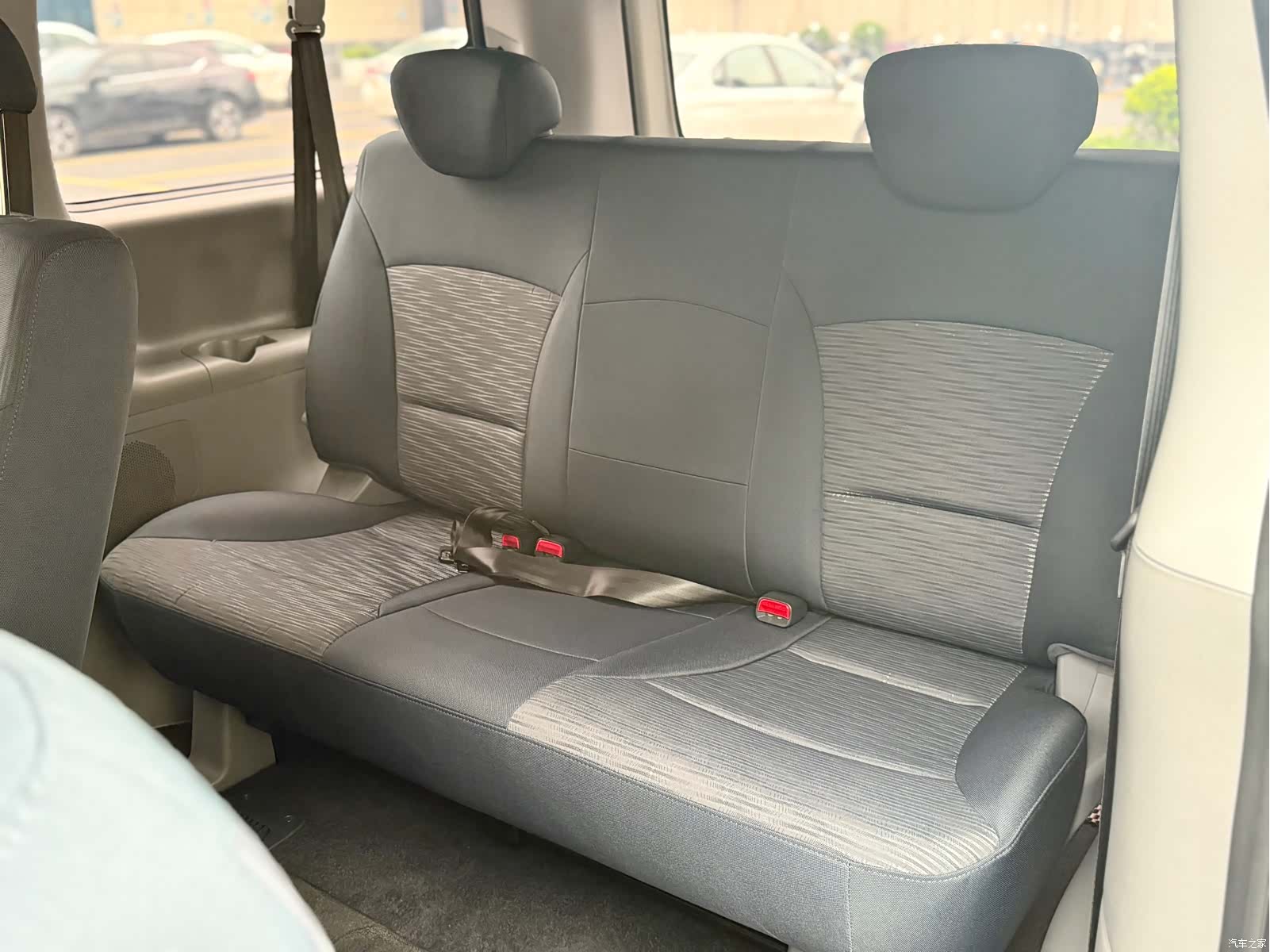 Hyundai H-1, 2016 14