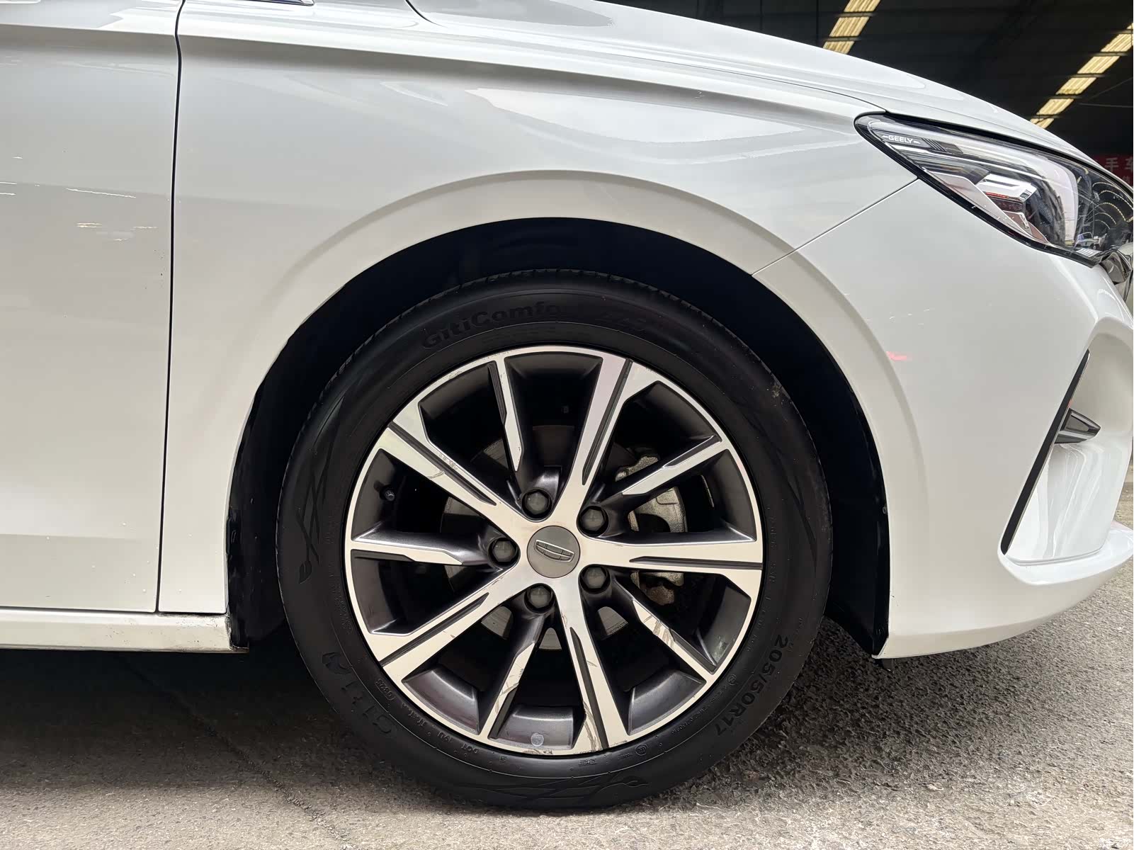 Geely Emgrand, 2021 9
