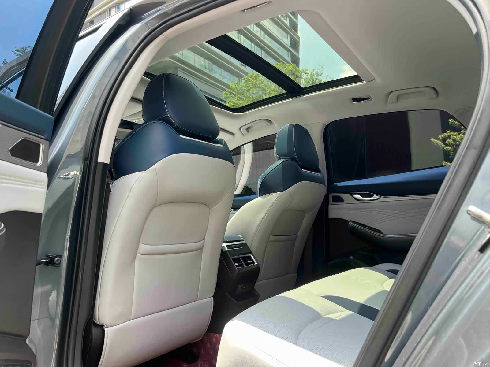 Geely Preface, 2022 11