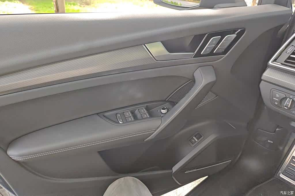 Audi Q5L, 2025 7
