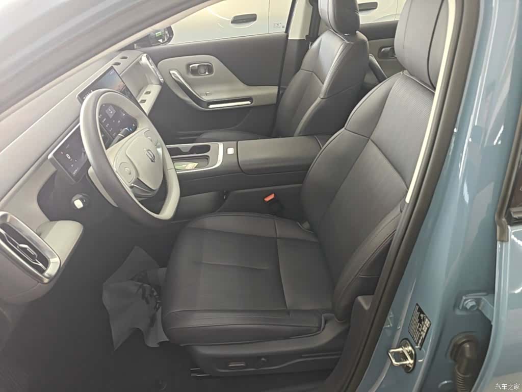 Leapmotor B01, 2025 15