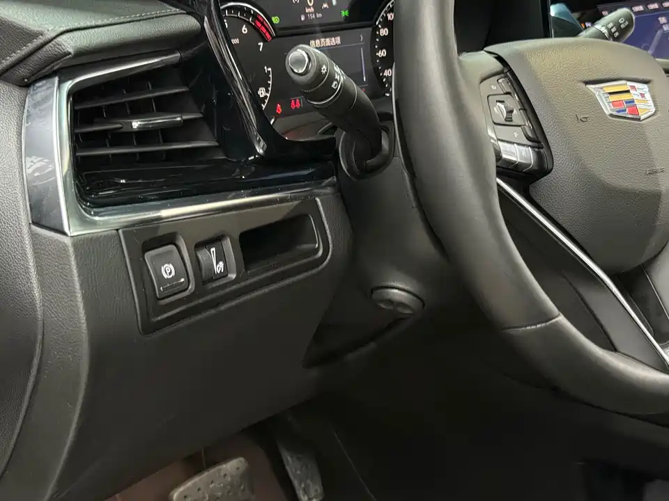 Cadillac XT6