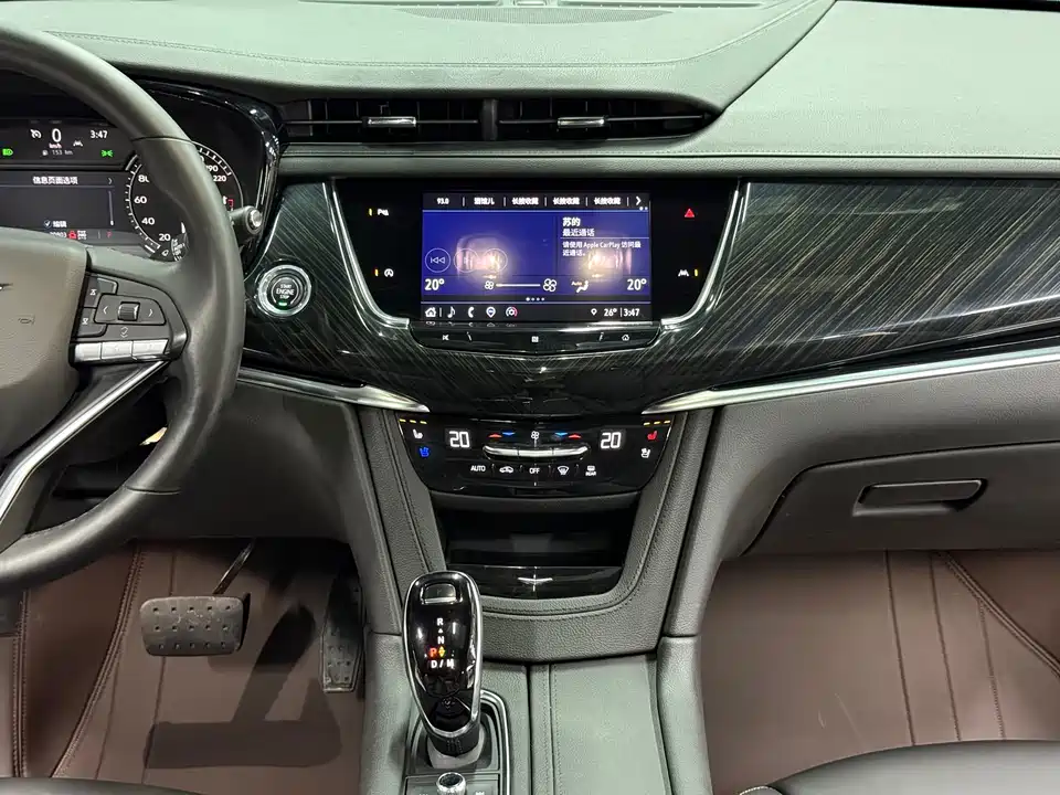 Cadillac XT6
