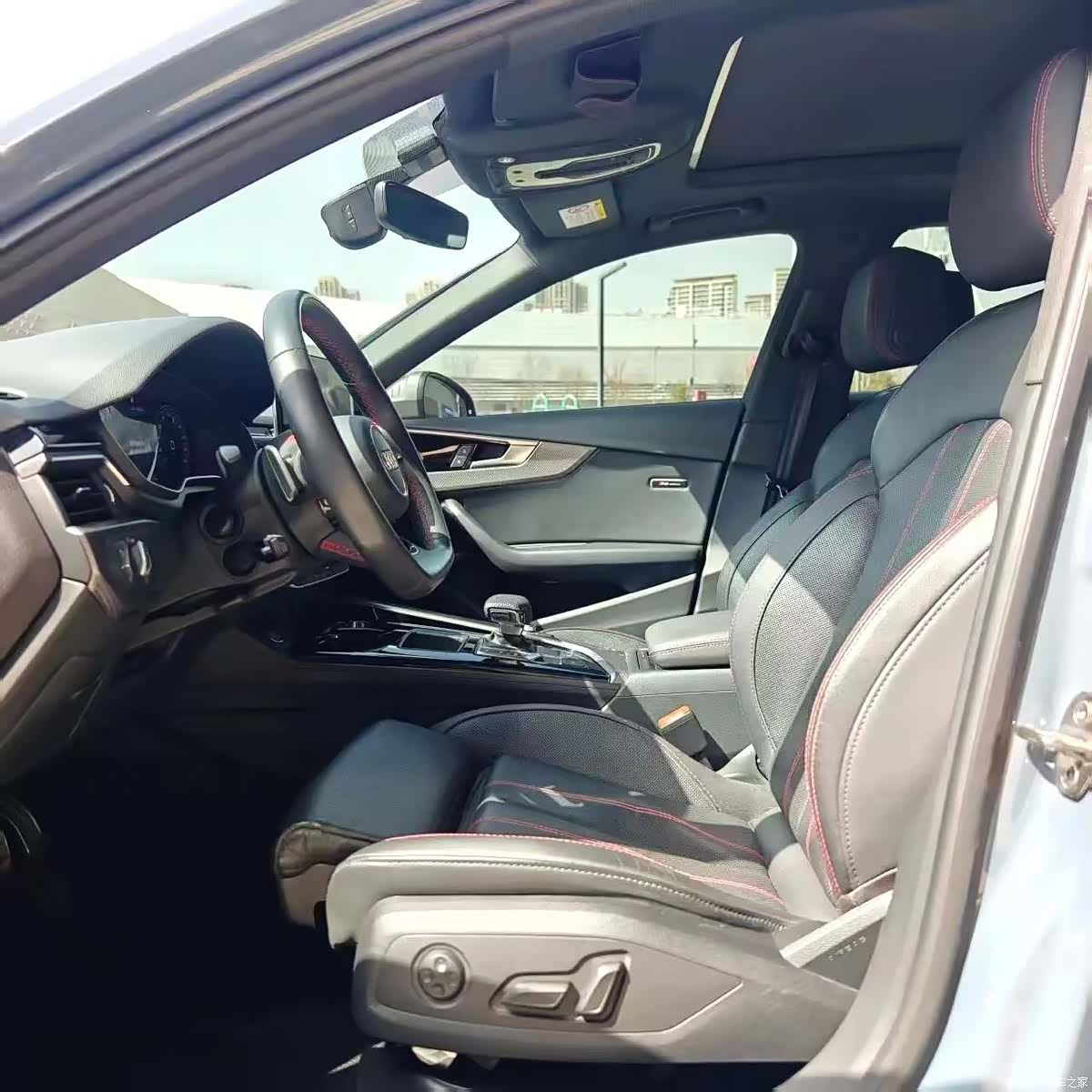 Audi A4L, 2022 все фото